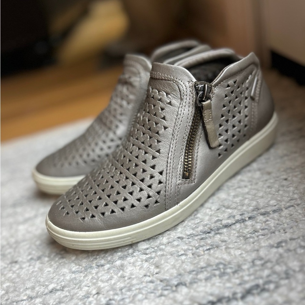ECCO Soft 7 Perforated Zip Sneaker Booties Pewter Metallic Size 36 US 5